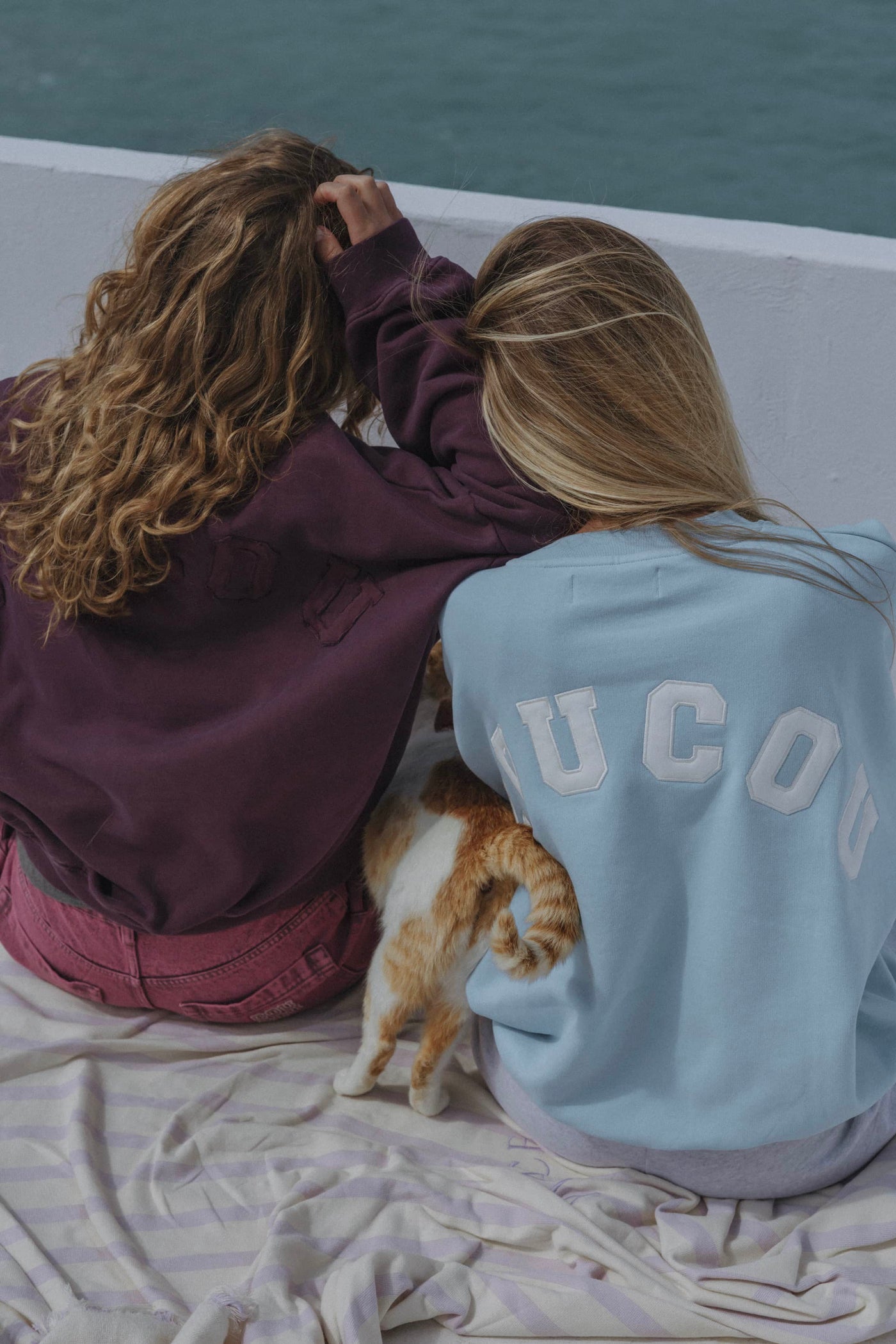 Coucou One size Joseph sweater - Aubergine with destroyed letters