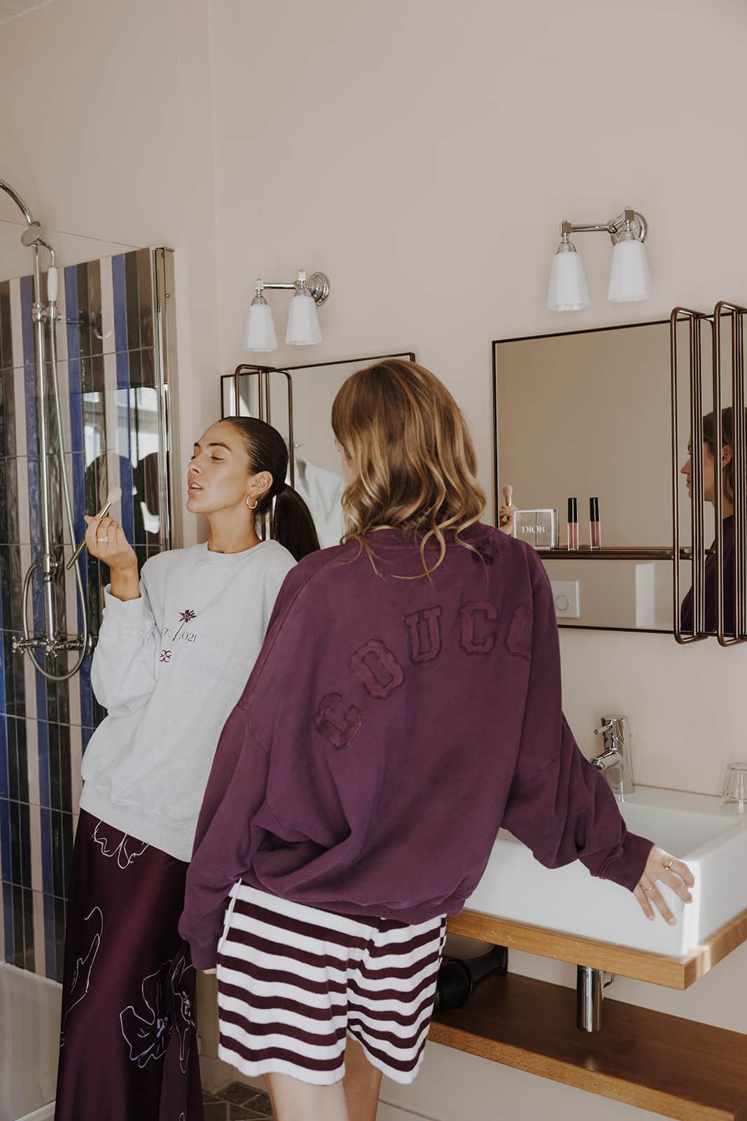 Coucou One size Joseph sweater - Aubergine with destroyed letters